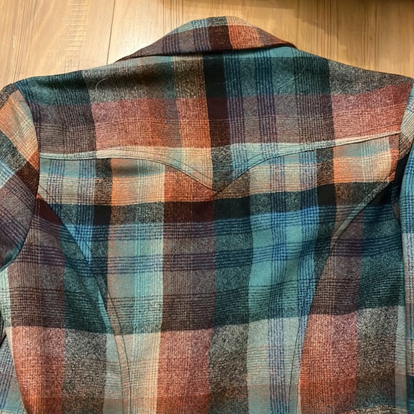 Pendleton Wool button down shirt - Picture 4 of 4